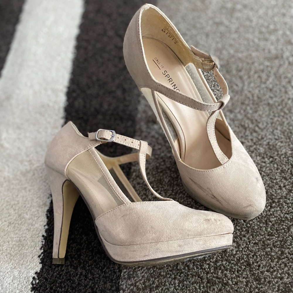 Call it Spring nude closed toe pumps